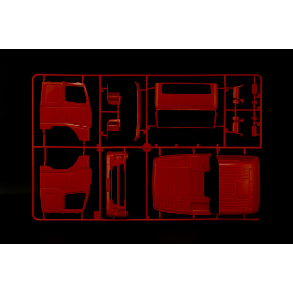 Italeri 1:24 Volvo FH16 Globetrotter XL   IT3821 - Afbeelding 11