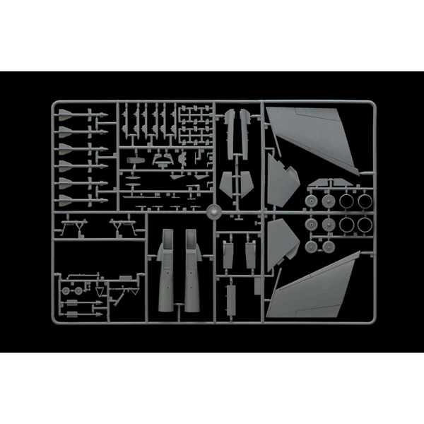 Italeri :72 SU-33 Flanker-D   IT197 - Afbeelding 3